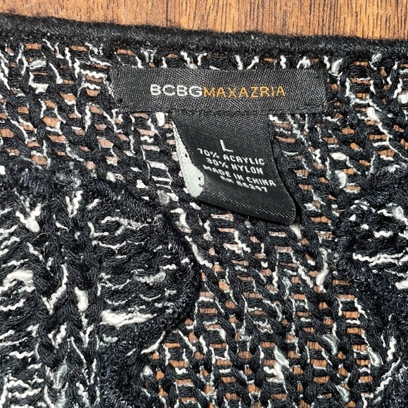 BCBGMAXAZRIA womans button down cardigan. Large - Picture 6 of 9